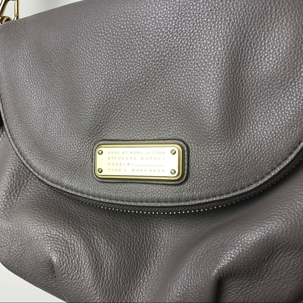 MARC BY MARC JACOBS NATASHA LEATHER CROSSBODY - Picture 2 of 6